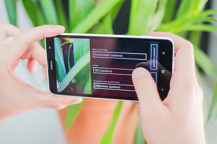 Nokia Lumia 1320 (30).jpg